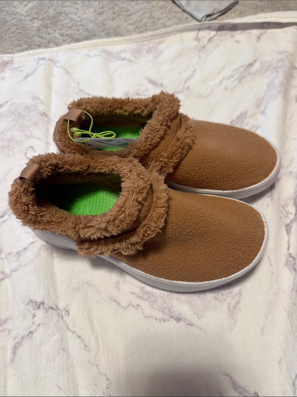OOFOS Oofoam slipper